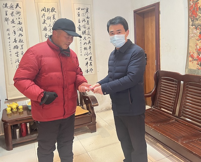 走訪慰問困難黨員